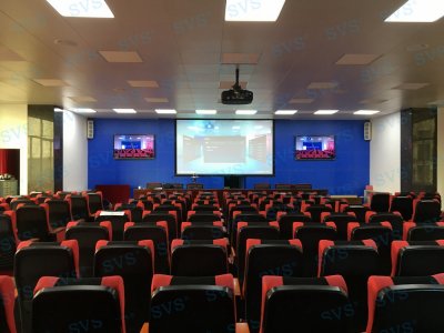 SVS高清无缝混合矩阵为某司法厅大型多功能厅服此项目为某司法厅大型多功能厅，会场共设有包含投影机、高清电视为输出设备，高清会议采